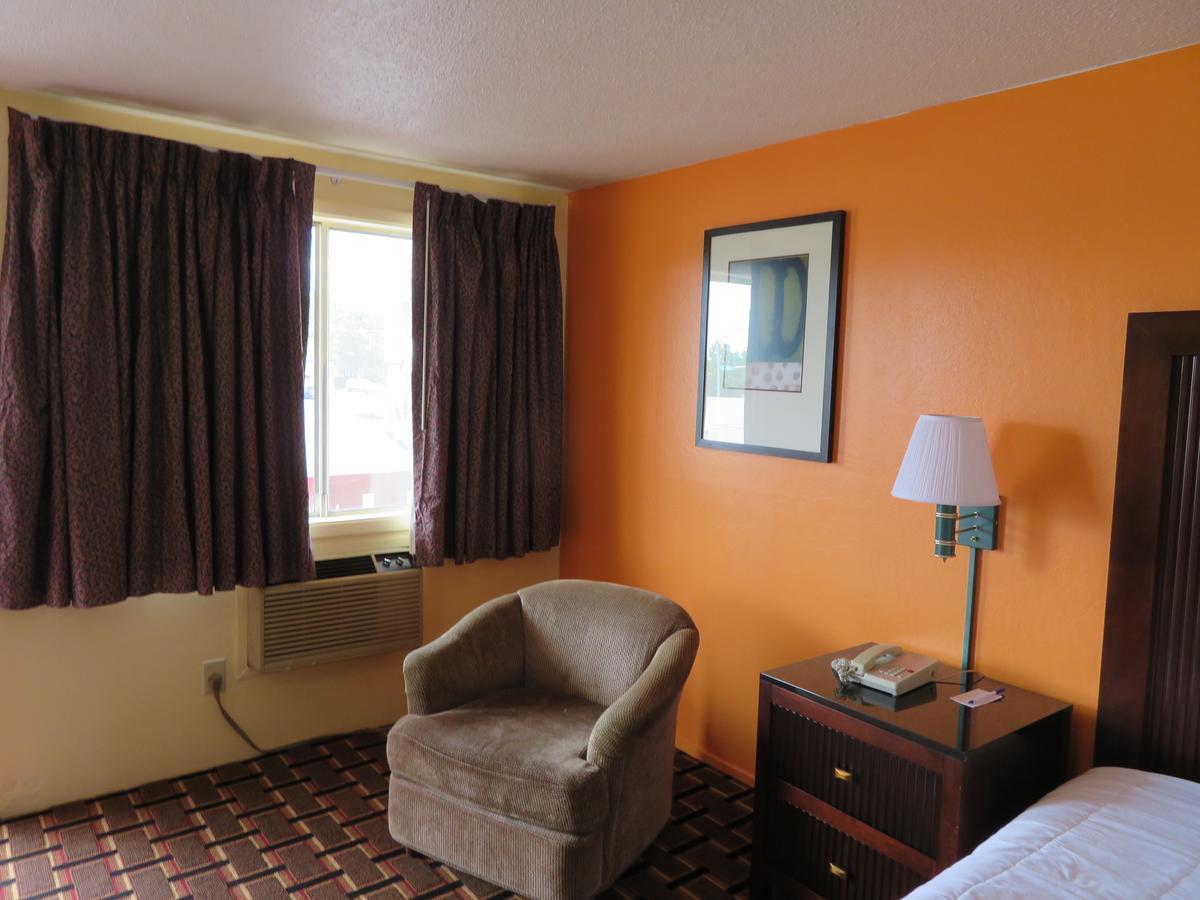 Royal Crest Motel Medford Exterior photo
